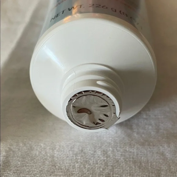 First Aid Beauty Ultra Repair Cream - Picture 3 of 3